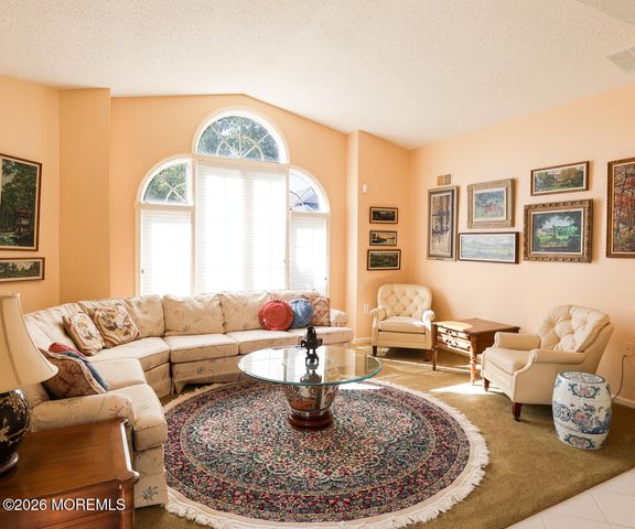 7 Sherwood Drive, Jamesburg, NJ 08831