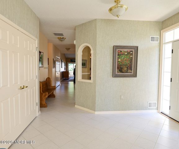 7 Sherwood Drive, Jamesburg, NJ 08831