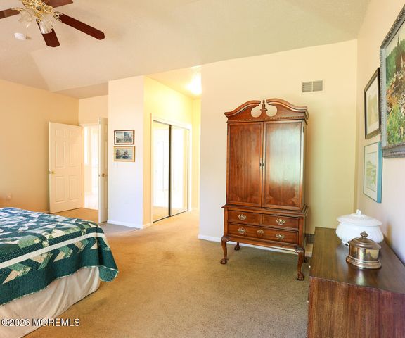 7 Sherwood Drive, Jamesburg, NJ 08831