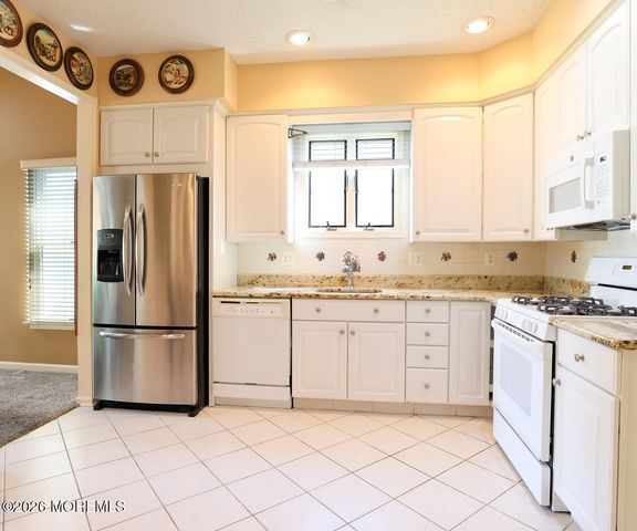 7 Sherwood Drive, Jamesburg, NJ 08831