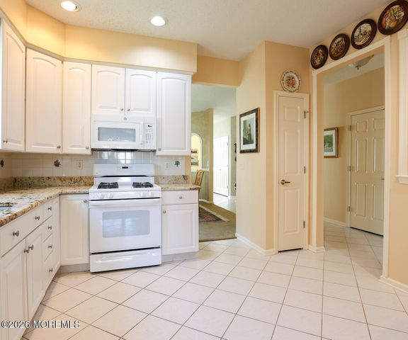 7 Sherwood Drive, Jamesburg, NJ 08831
