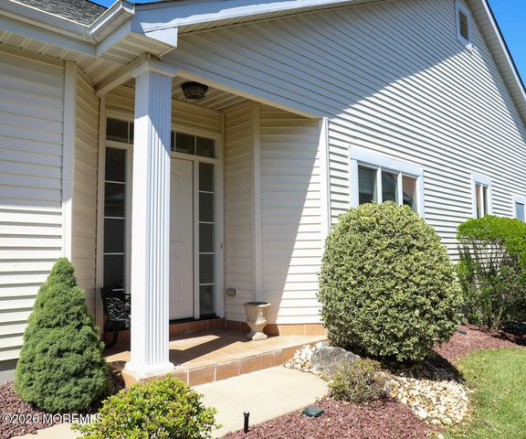 7 Sherwood Drive, Jamesburg, NJ 08831