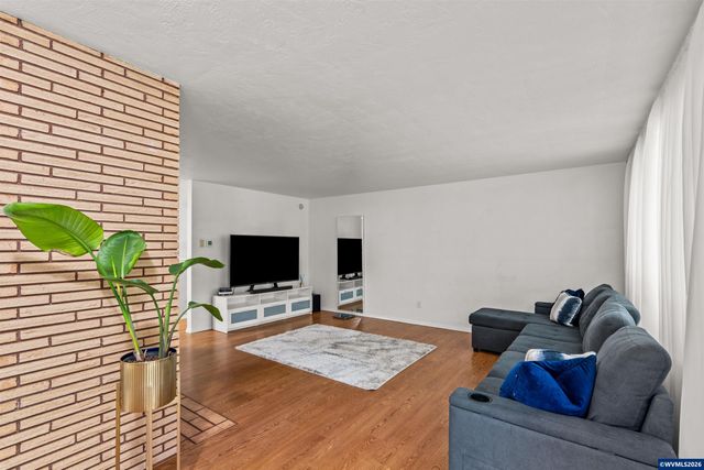 2593 Honeysuckle Wy NE, Salem, OR 97301