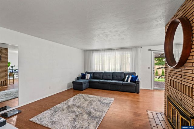 2593 Honeysuckle Wy NE, Salem, OR 97301