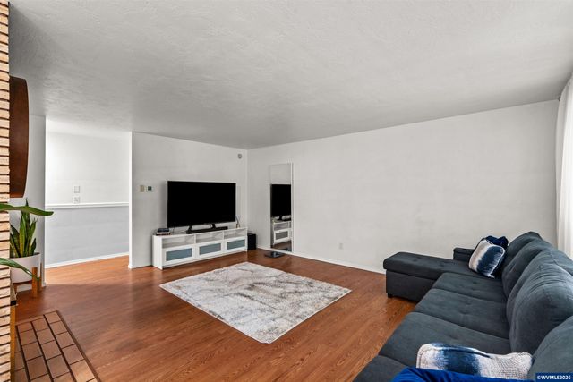 2593 Honeysuckle Wy NE, Salem, OR 97301