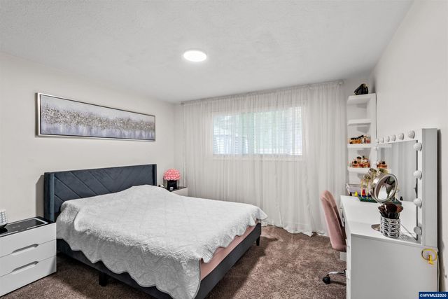 2593 Honeysuckle Wy NE, Salem, OR 97301