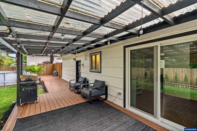2593 Honeysuckle Wy NE, Salem, OR 97301