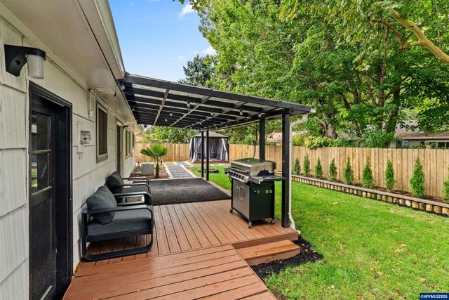 2593 Honeysuckle Wy NE, Salem, OR 97301
