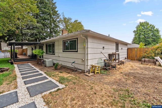 2593 Honeysuckle Wy NE, Salem, OR 97301