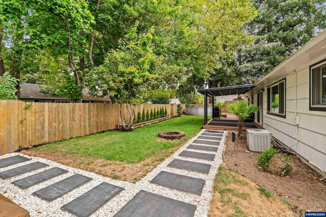 2593 Honeysuckle Wy NE, Salem, OR 97301