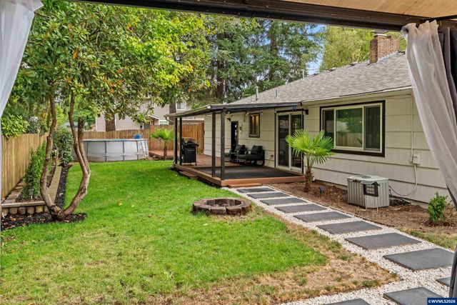 2593 Honeysuckle Wy NE, Salem, OR 97301