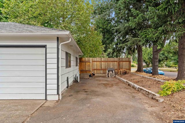 2593 Honeysuckle Wy NE, Salem, OR 97301