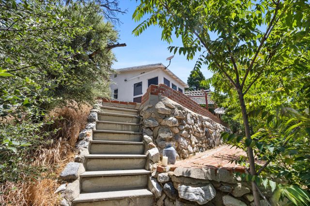 43708 Log Cabin Trail, Lake Hughes, CA 93532