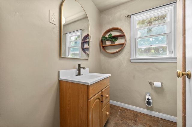 43708 Log Cabin Trail, Lake Hughes, CA 93532