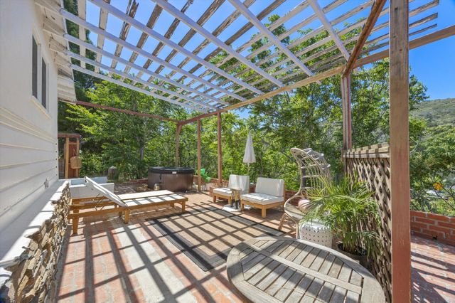 43708 Log Cabin Trail, Lake Hughes, CA 93532