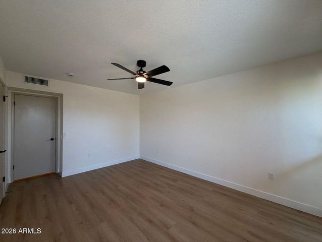 16005 N NICKLAUS Lane, Sun City, AZ 85351