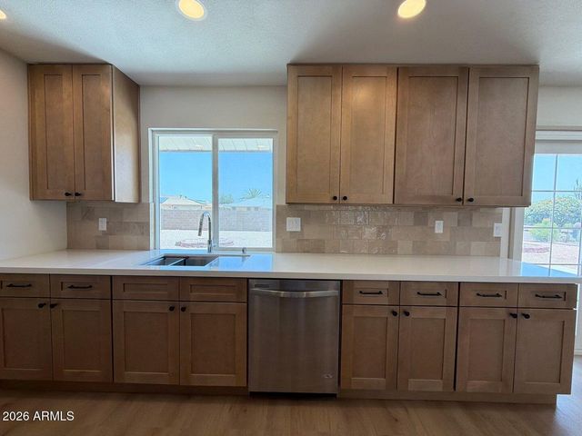 16005 N NICKLAUS Lane, Sun City, AZ 85351