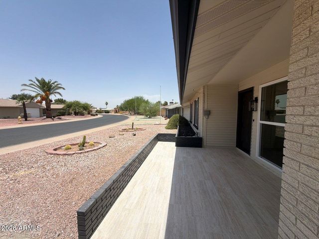 16005 N NICKLAUS Lane, Sun City, AZ 85351