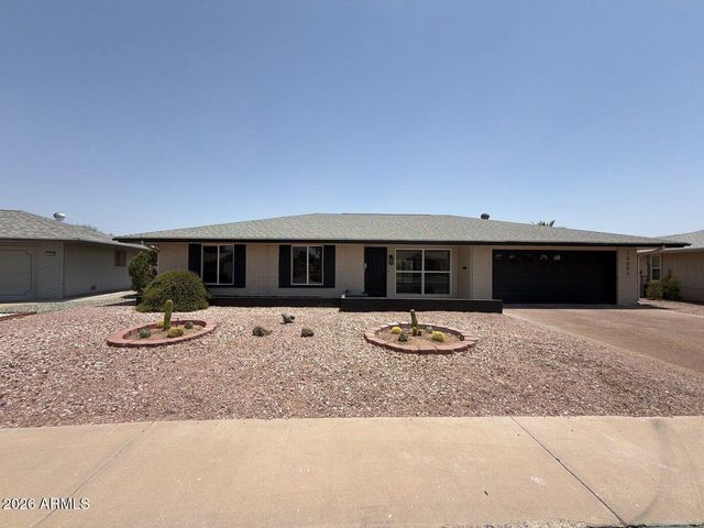 16005 N NICKLAUS Lane, Sun City, AZ 85351