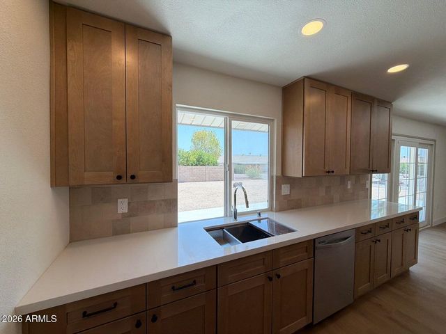 16005 N NICKLAUS Lane, Sun City, AZ 85351