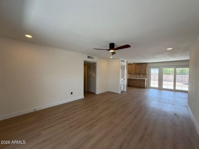 16005 N NICKLAUS Lane, Sun City, AZ 85351