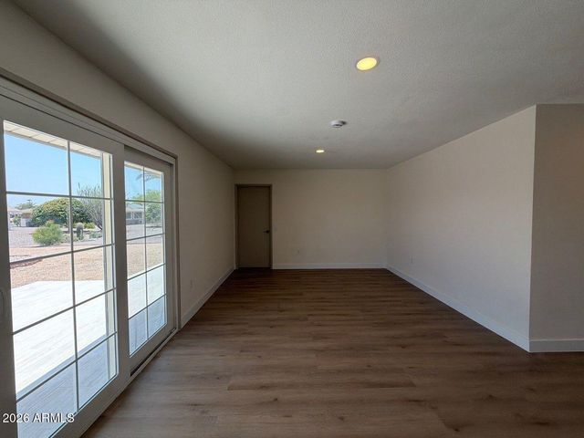 16005 N NICKLAUS Lane, Sun City, AZ 85351