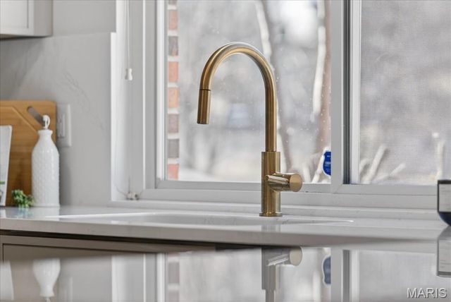 1061 Summer Tree Drive, Ballwin, MO 63011