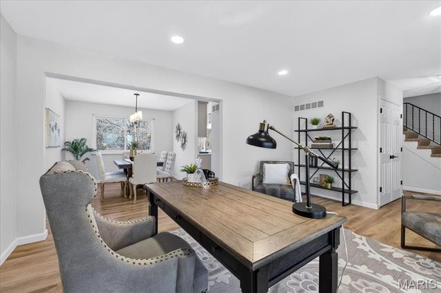 1061 Summer Tree Drive, Ballwin, MO 63011