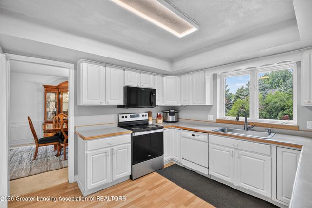 4912 Plum Hollow Drive, Lansing, MI 48917