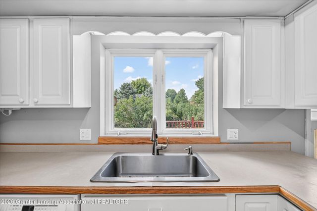 4912 Plum Hollow Drive, Lansing, MI 48917