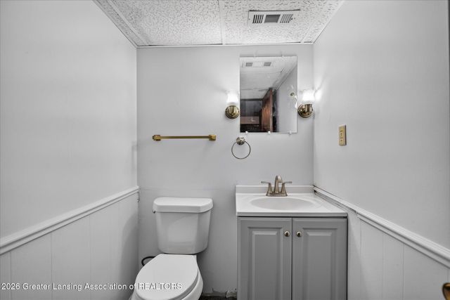 4912 Plum Hollow Drive, Lansing, MI 48917