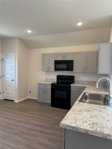 2574 E Meramec Street, Fayetteville, AR 72701