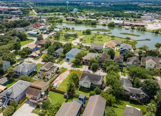 822 Cedar Road, Clear Lake Shores, TX 77565