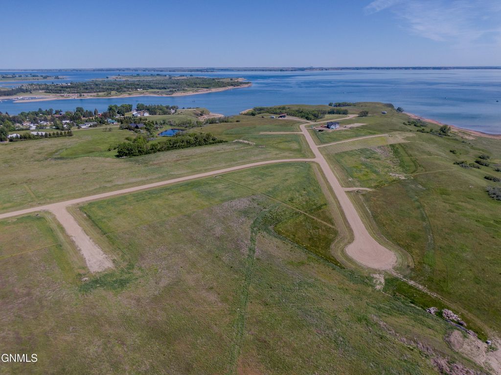 1293 42h Avenue NW, Garrison, ND 58540 photo 13