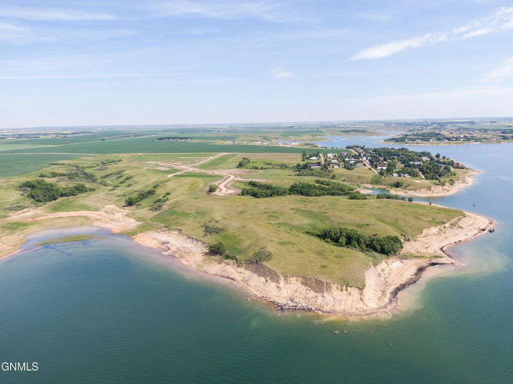 1293 42h Avenue NW, Garrison, ND 58540 photo 2