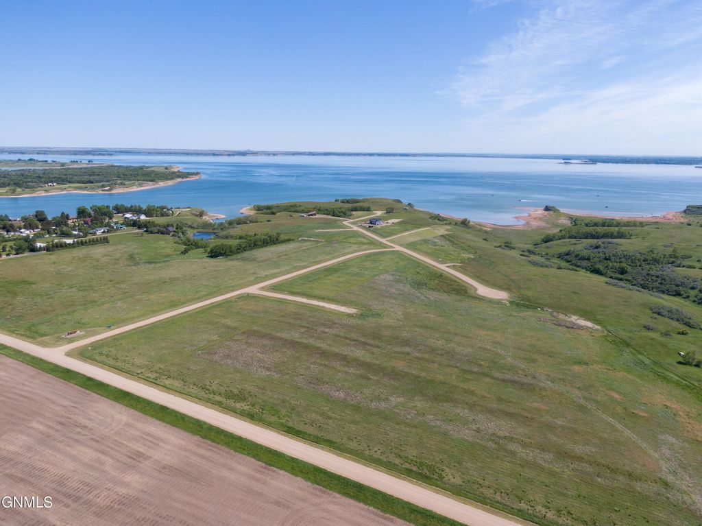 1293 42h Avenue NW, Garrison, ND 58540 photo 6