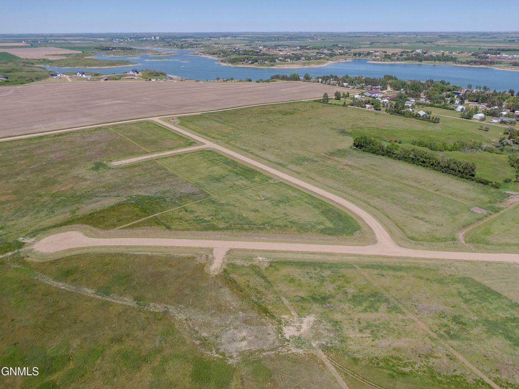 1293 42h Avenue NW, Garrison, ND 58540 photo 7