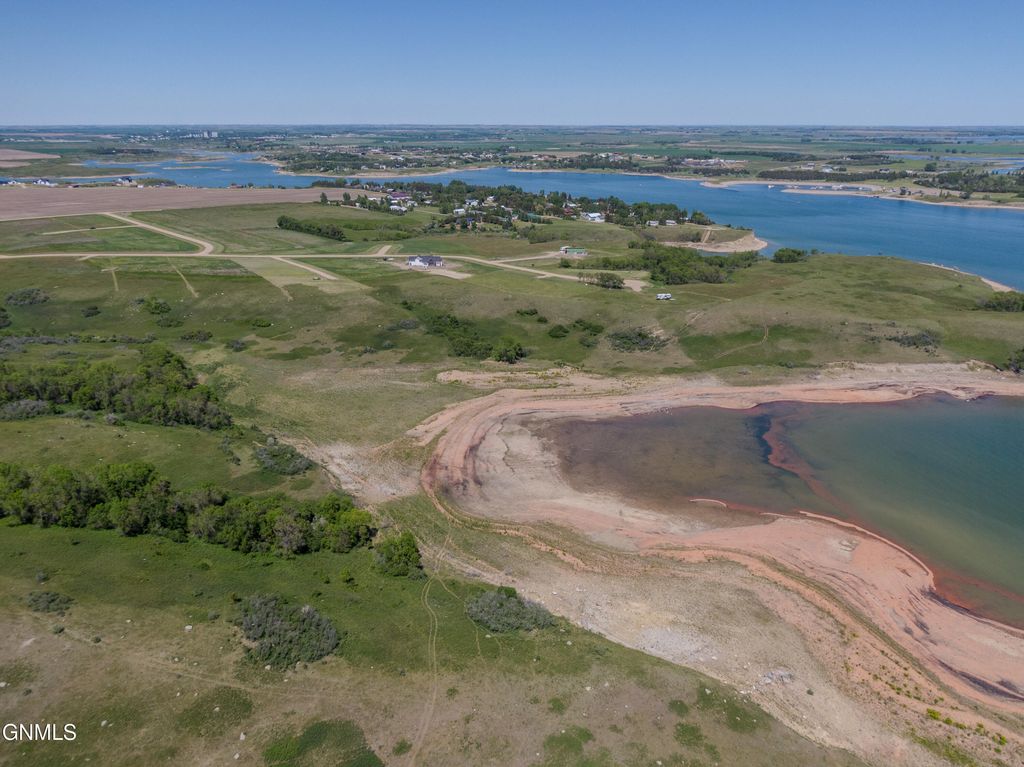 1293 42h Avenue NW, Garrison, ND 58540 photo 9