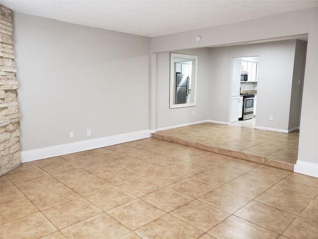 2277 S Kirkwood Road 1115, Houston, TX 77077