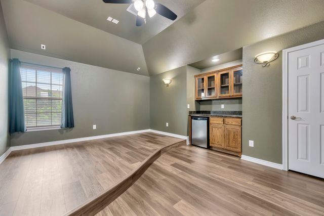 6001 Lacebark Elm Drive, Fort Worth, TX 76123