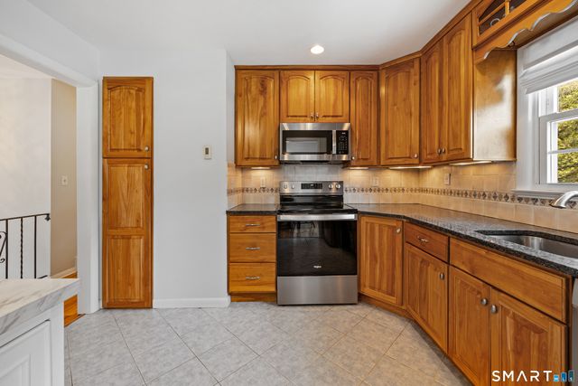 18 Sharon Drive, Shelton, CT 06484