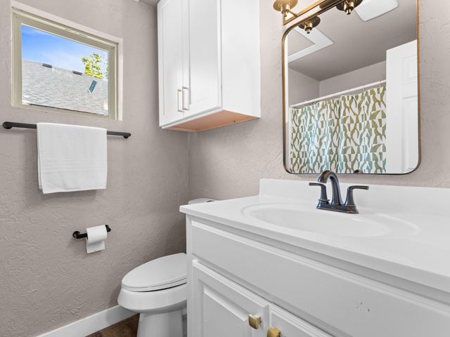 638 Bethpage Avenue, Dallas, TX 75217