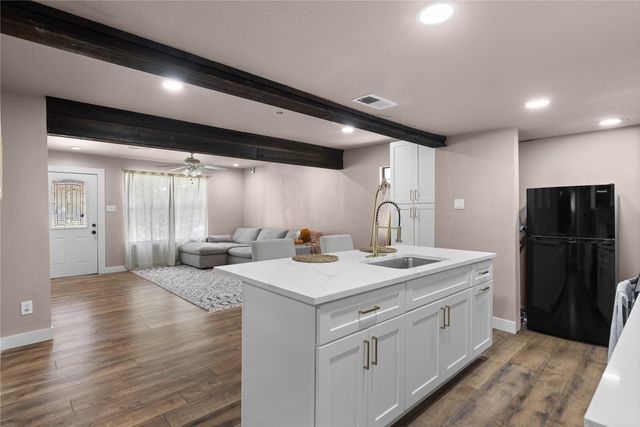 638 Bethpage Avenue, Dallas, TX 75217