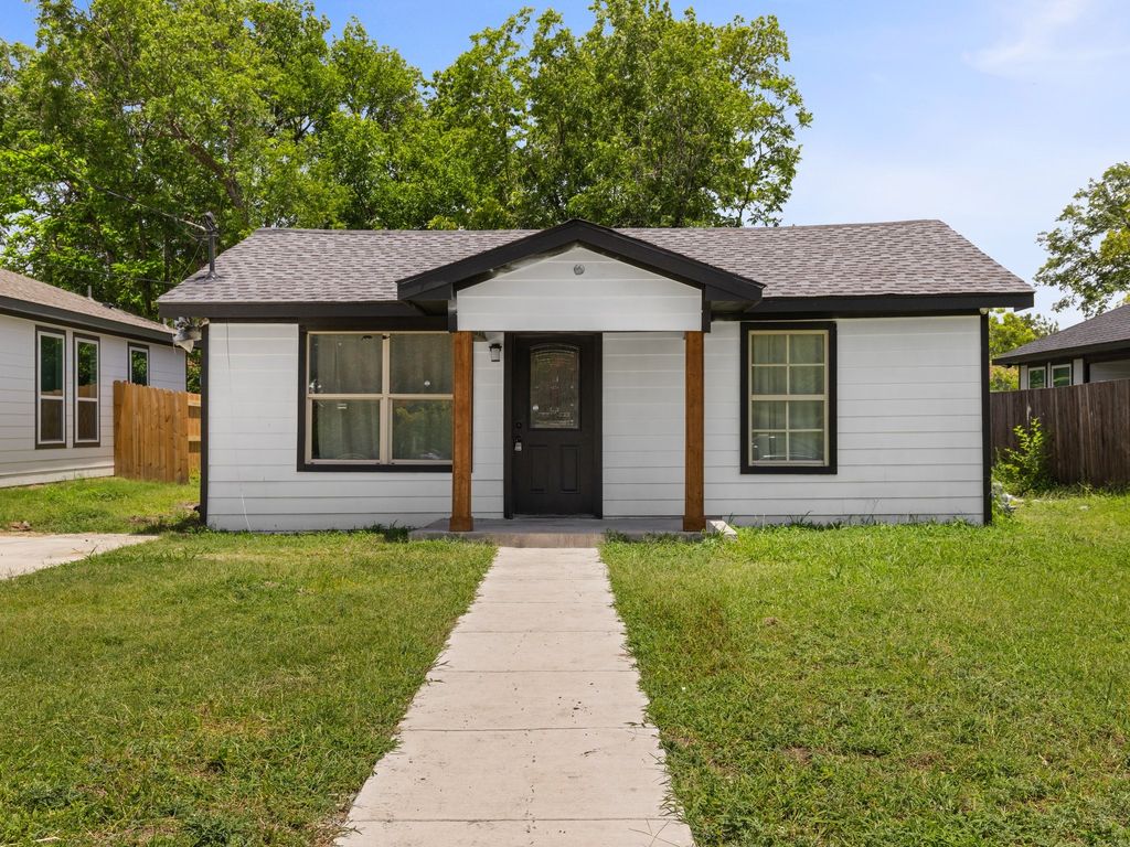 638 Bethpage Avenue, Dallas, TX 75217