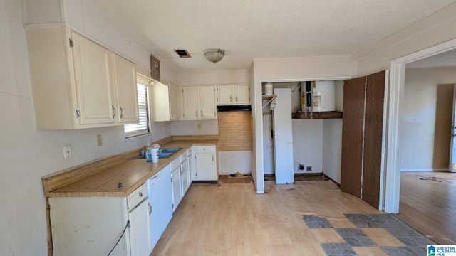 1331 LONGBROOK DRIVE, Bessemer, AL 35020