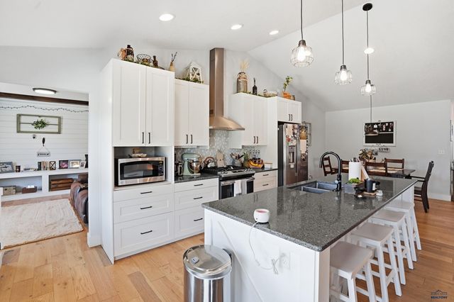 212 VILAS, Hermosa, SD 57744