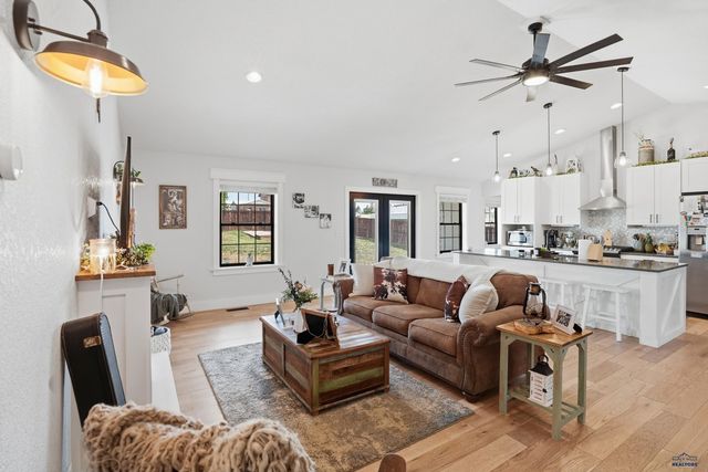 212 VILAS, Hermosa, SD 57744