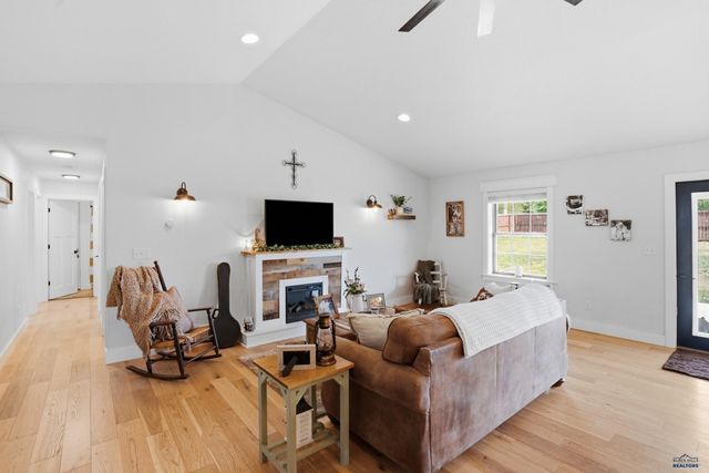 212 VILAS, Hermosa, SD 57744