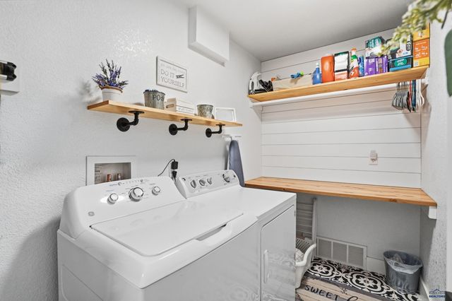 212 VILAS, Hermosa, SD 57744