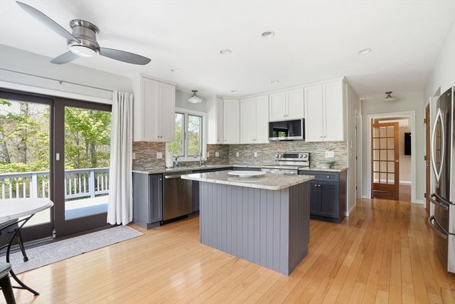 34 North Ave, Attleboro, MA 02703